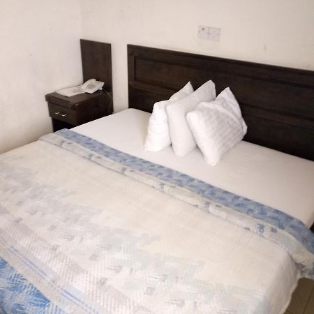 Hotel Benizia Асаба Екстер'єр фото