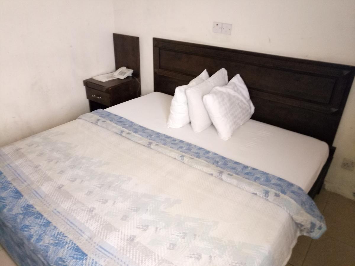 Hotel Benizia Асаба Екстер'єр фото