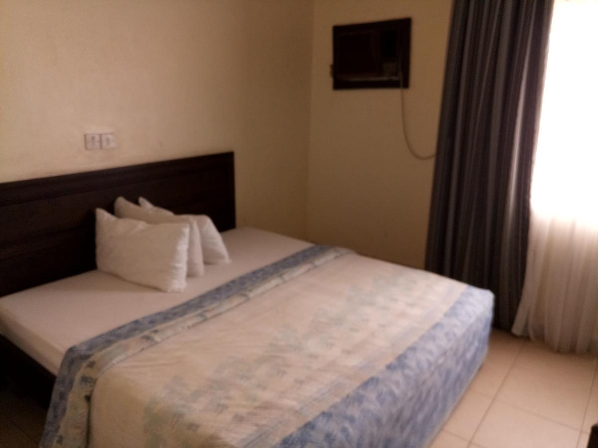Hotel Benizia Асаба Екстер'єр фото