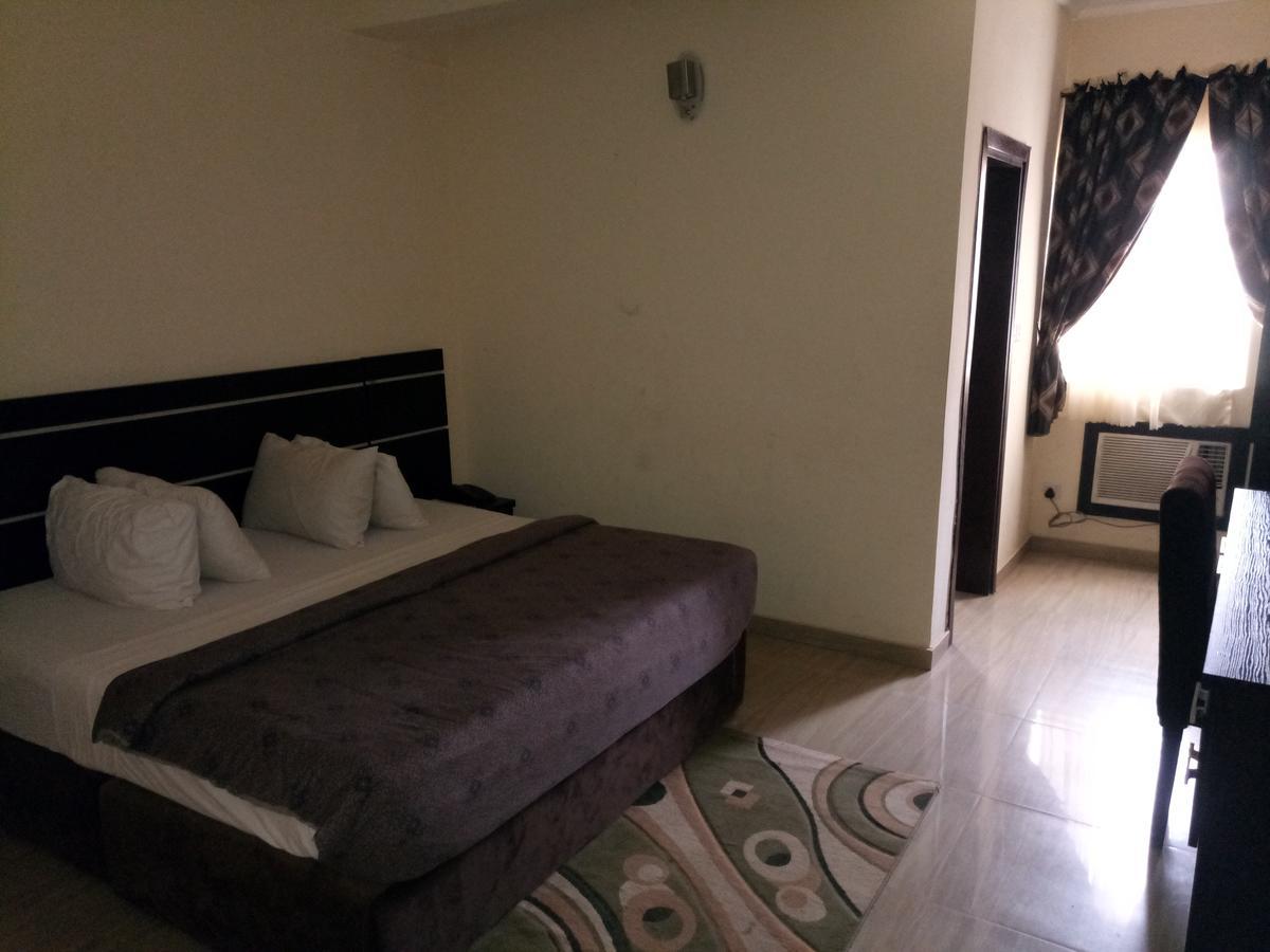 Hotel Benizia Асаба Екстер'єр фото