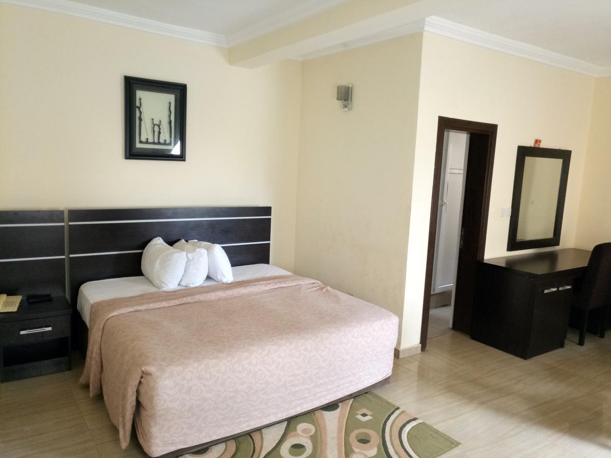 Hotel Benizia Асаба Екстер'єр фото